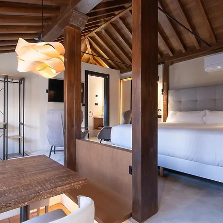 Calm Suites Babole-3